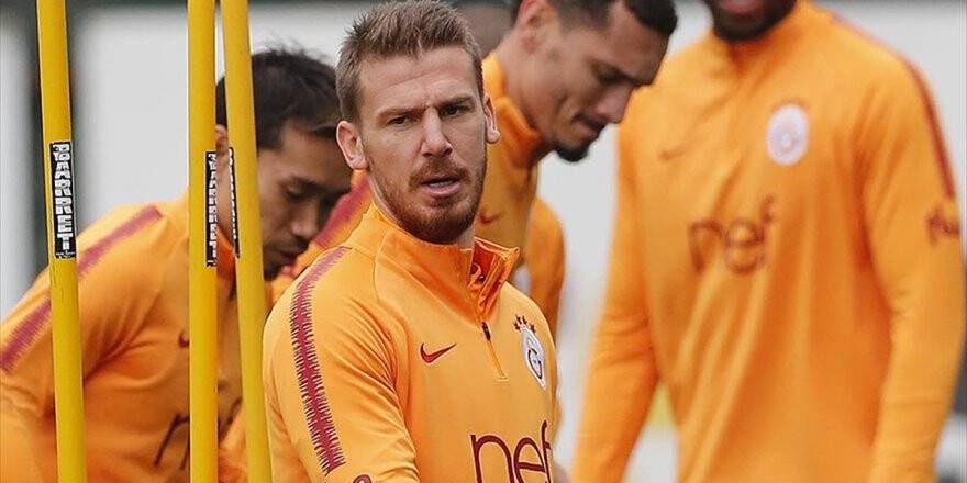 Galatasaray'da Serdar Aziz İle Yollar Ayrıldı
