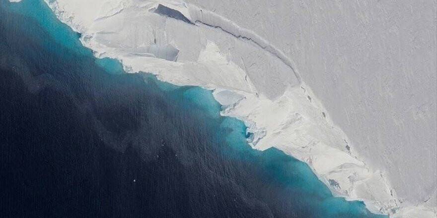 Nasa Antarktika'da Devasa Çukur Keşfetti