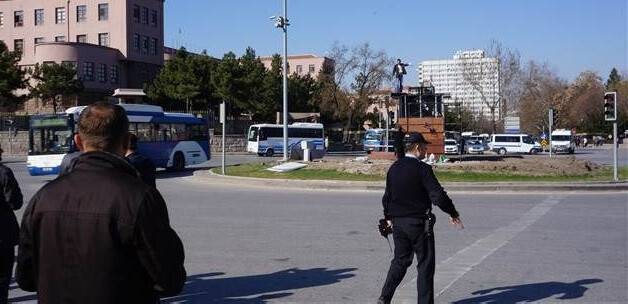 Genelkurmay Önünde Canlı Bomba Alarmı