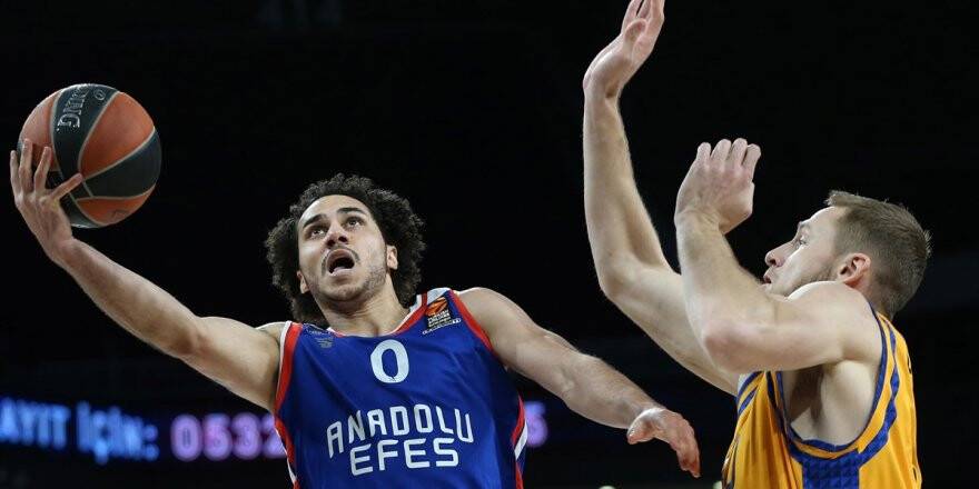 Anadolu Efes Farklı Kazandı
