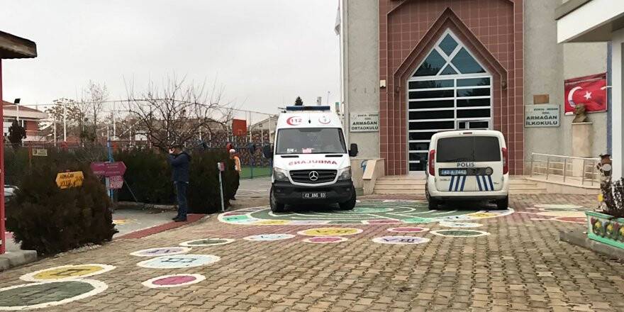 Dördüncü kattan düşen kadın hayatını kaybetti