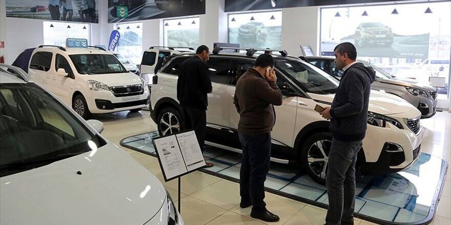 Yüksek Faizler Otomotive El Freni Çektirdi
