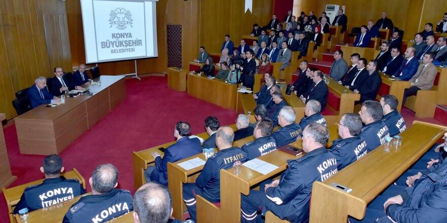 Başkan Altay Büyükşehir’in Bölge şefleriyle buluştu