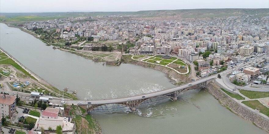 Devlet Cizre'de Terörün İzini Sildi