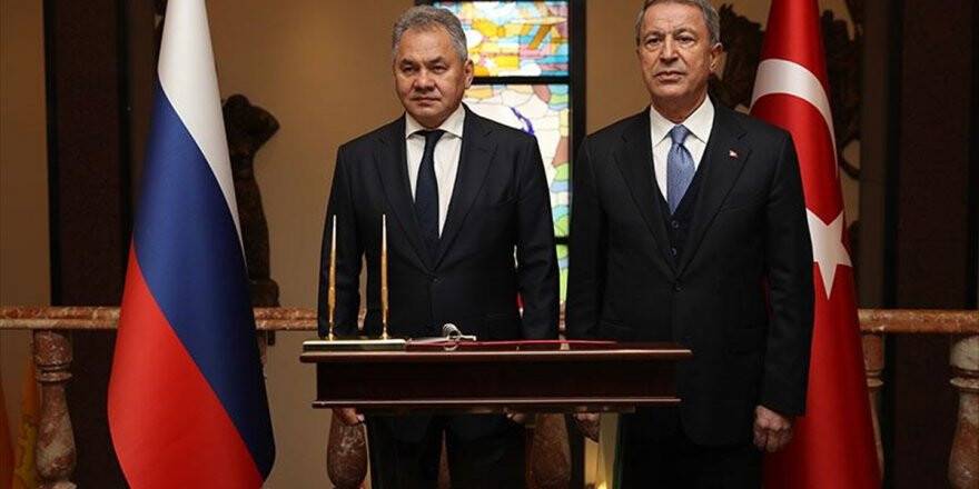 Milli Savunma Bakanı Akar, Rus Mevkidaşı İle Görüştü