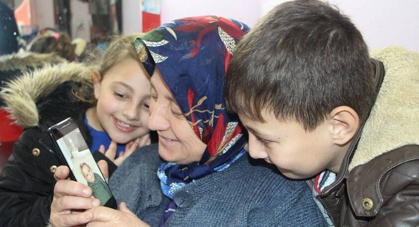 Cezaevinde annesi ile birlikte kalan SMA hastası 10 aylık torunu için yardım istedi