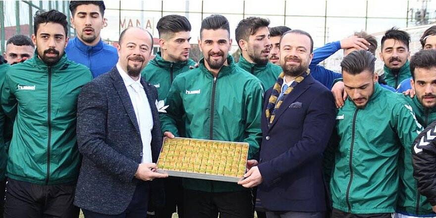 Öncan kardeşlerden futbolculara tatlı dopingi