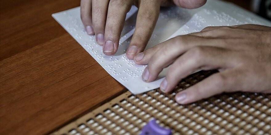 Chp'den Braille Alfabesiyle Hazırlanmış Oy Pusulası Teklifi