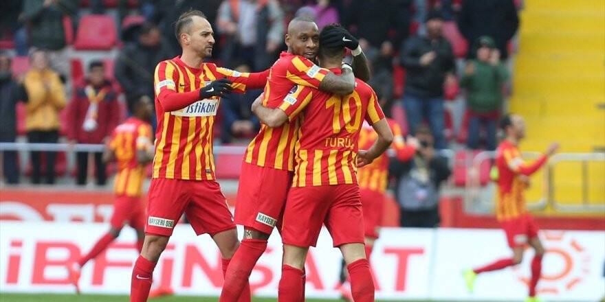 Kayserispor Evinde Kazandı