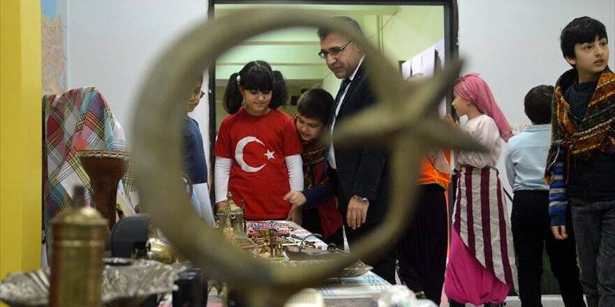 Öğretmen Çift 40 Yıl Biriktirdikleri Eşyalardan Sergi Açtı
