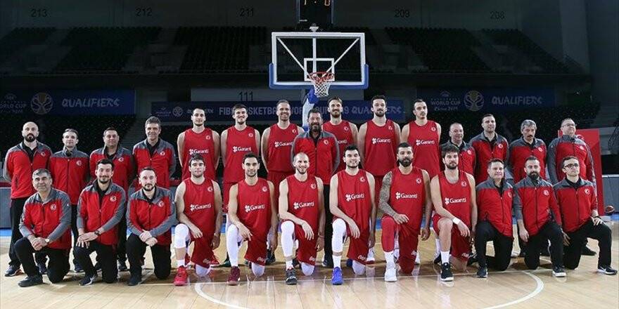 A Milli Erkek Basketbol Takımı Başantrenörü Sarıca: Liderlik Hesapları Yapmak Çok Büyük Mutluluk