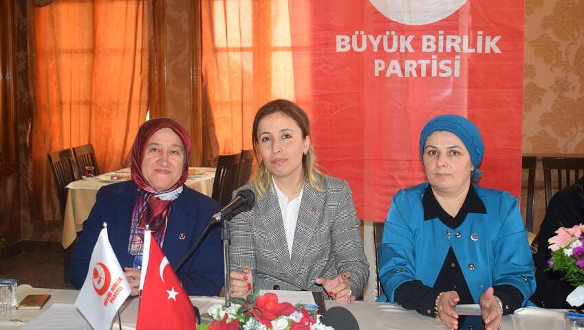 “Kadınları Siyasette Görmek İstiyorum”