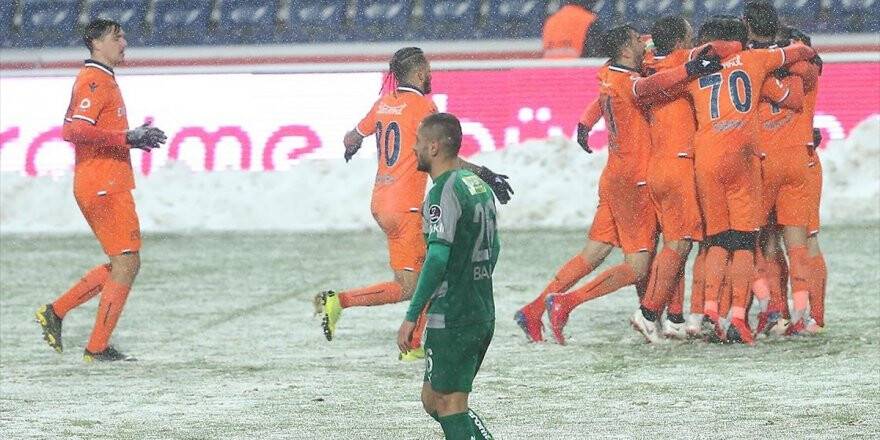 Lider Medipol Başakşehir 3 Puanı 3 Golle Aldı