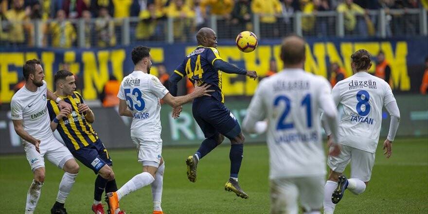 Süper Lig'de Son Dakikalar Nefes Kesti