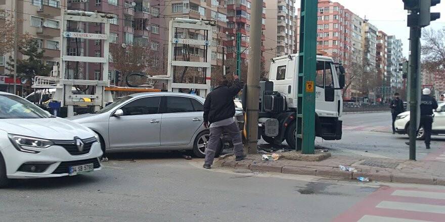 Konya'da Trafik Kazası :4 Yaralı