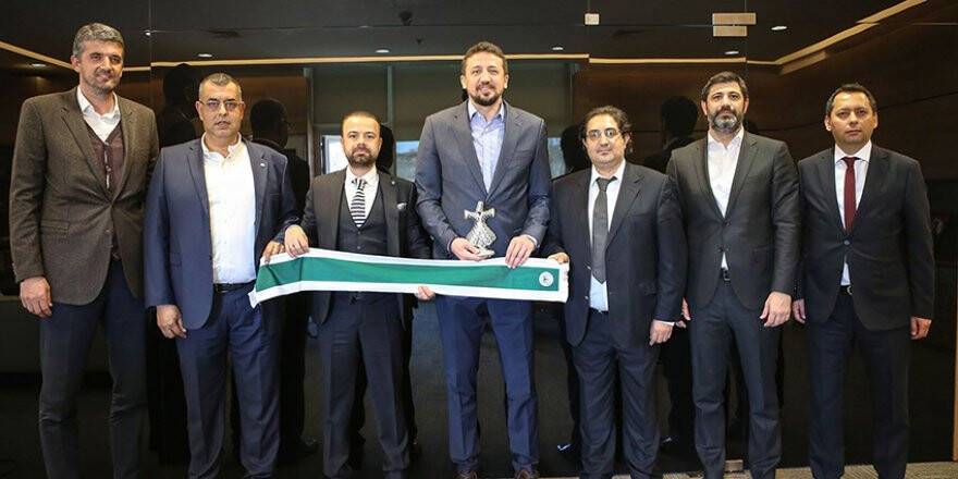 Konyaspor, Hidayet Türkoğlu’nu ziyaret etti