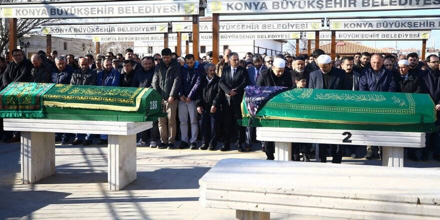 Bebek Bekleyen Doktor Çiftin Cenazeleri Toprağa Verildi