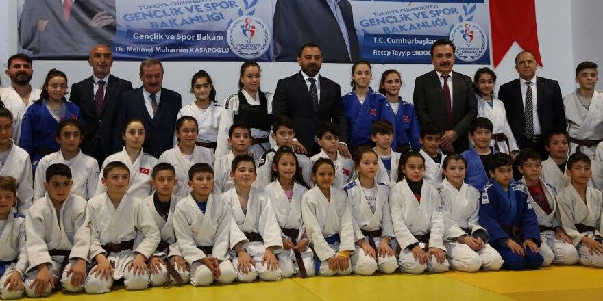 "Tüm Olimpik Branşlarda Madalya Hedefimiz Var"