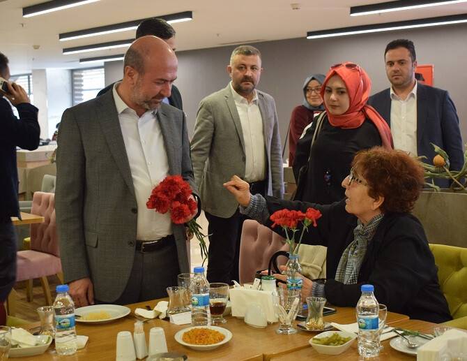 Pekyatırmacı seçim çalışmalarını sürdürüyor