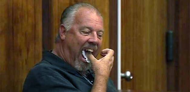 Mahkeme salonunda şoke eden olay