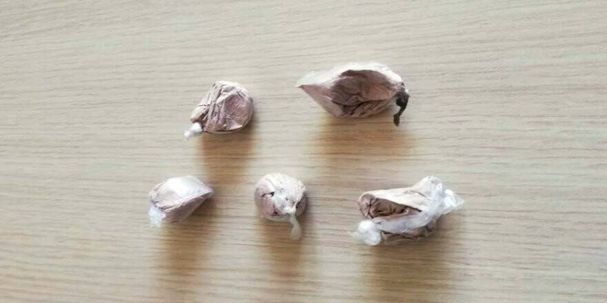 Polisin yol kontrolünde eroin ele geçirildi 