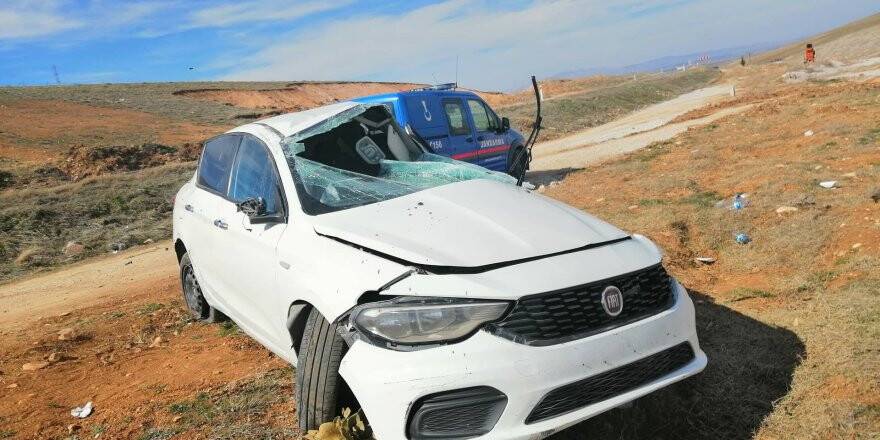 Üniversite öğrencilerinin içinde olduğu otomobil takla attı: 4 yaralı