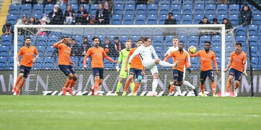 Medipol Başakşehir Savunması Avrupa'da Zirvede