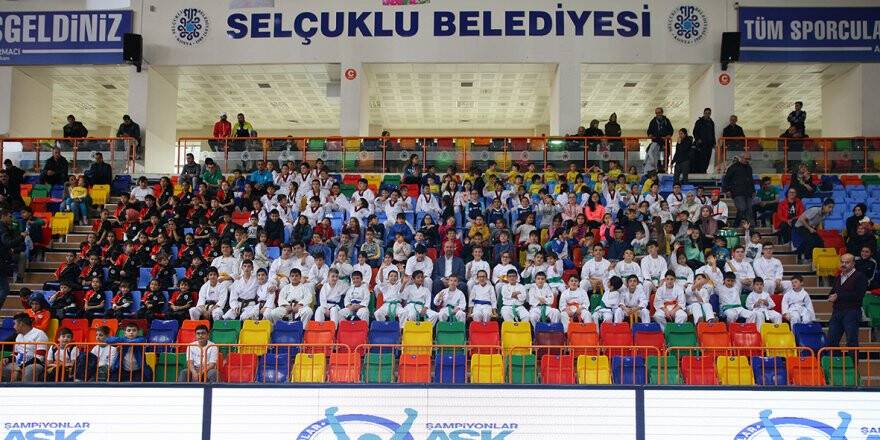 Selçuklu'da şampiyonlar aşkla yetişiyor