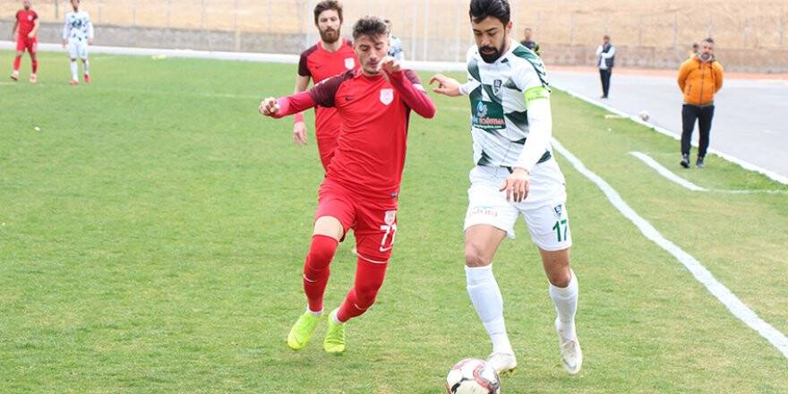 Konya Anadolu Selçukspor’da  çöküş sürüyor 1-3