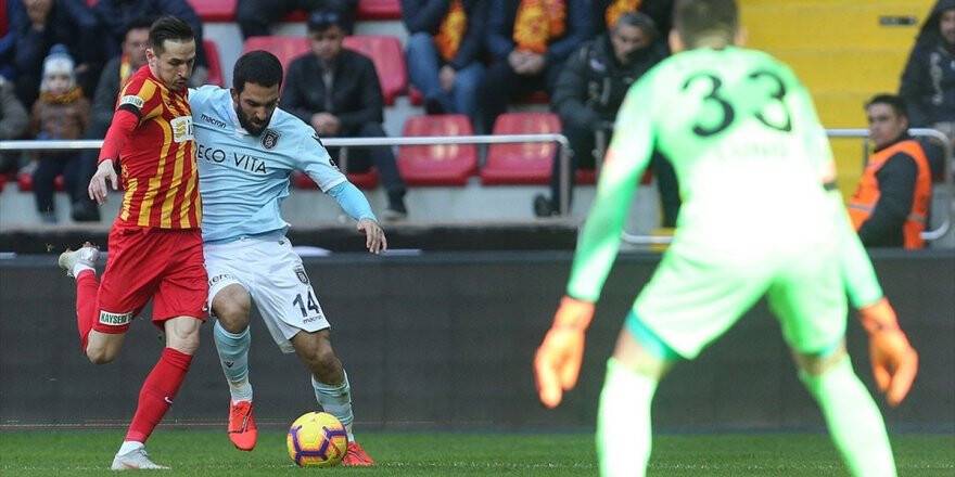Lider Başakşehir Kayseri'den 1 Puanla Döndü