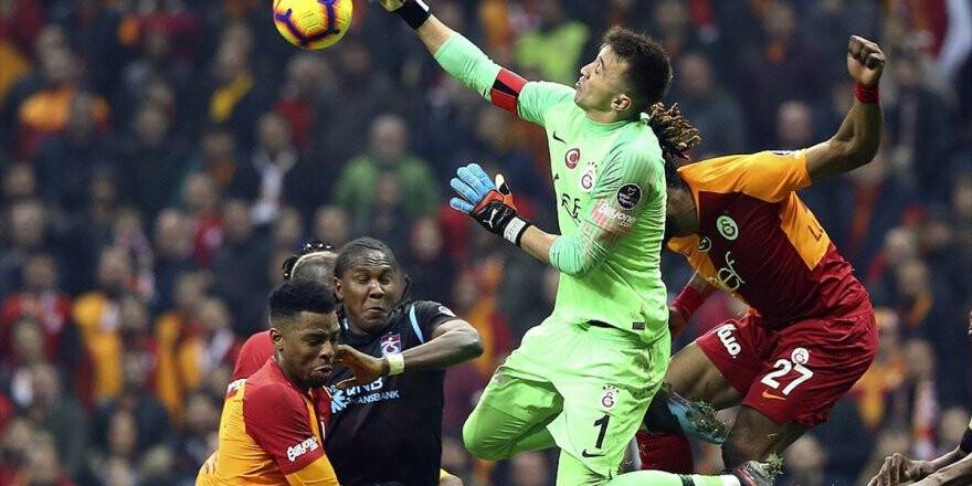 Galatasaray'ın Savunması İkinci Yarıda Daha İyi