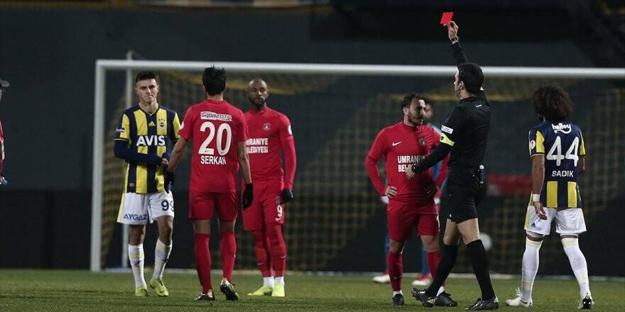 Trabzonspor Centilmen, Fenerbahçe Hırçın Bir Görüntü Sergiliyor