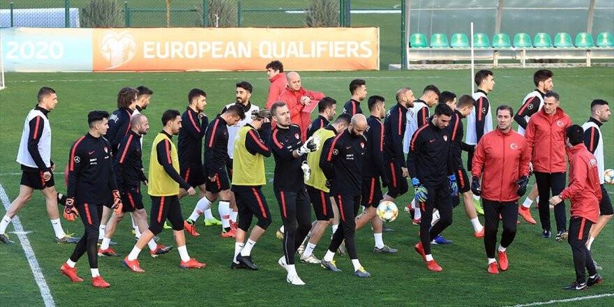 A Milli Futbol Takımı Arnavutluk Yolcusu