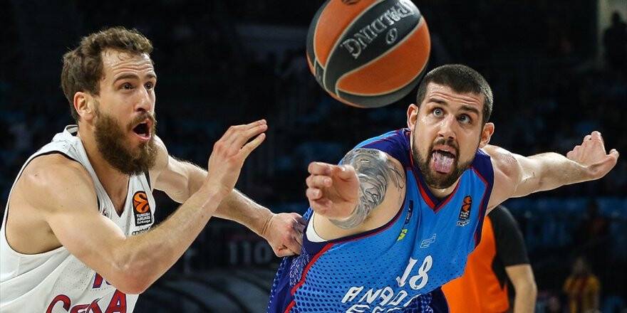 Anadolu Efes İle Barcelona Lassa Play-off'u Garantiledi