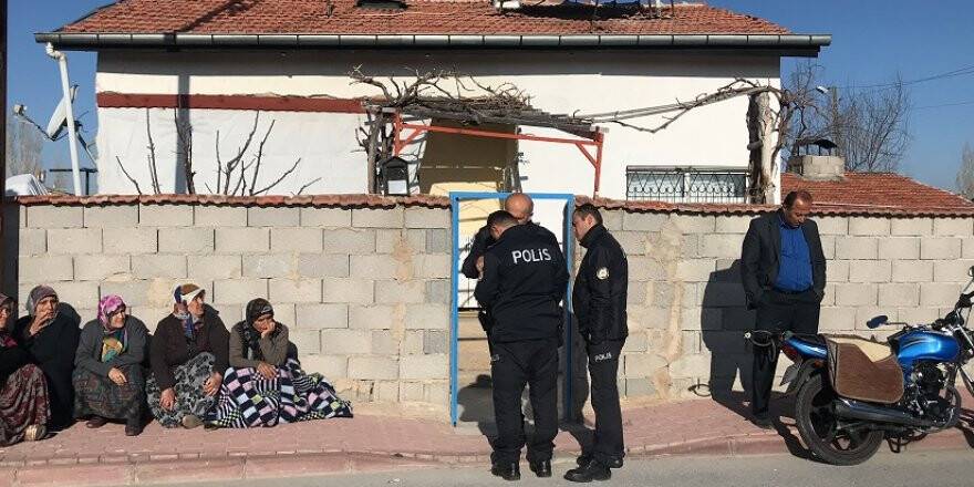 Eşini Silahla Öldürüp İntihar Girişiminde Bulundu