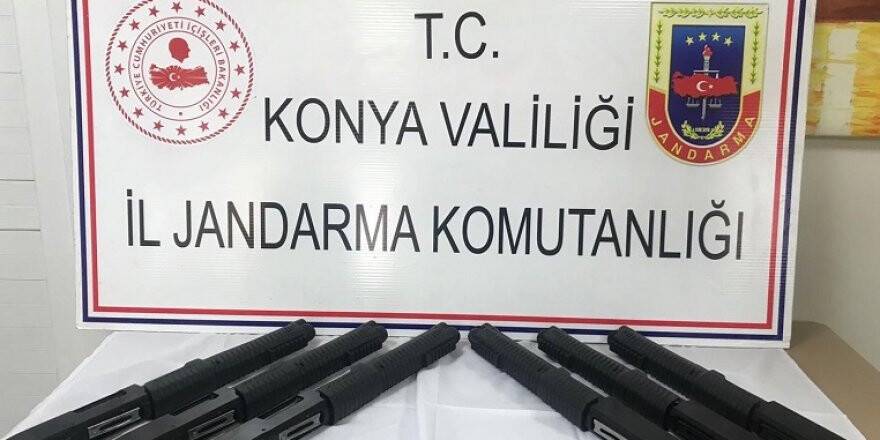 Jandarmanın durdurduğu otomobilde 6 adet ruhsatsız tüfek ele geçirildi