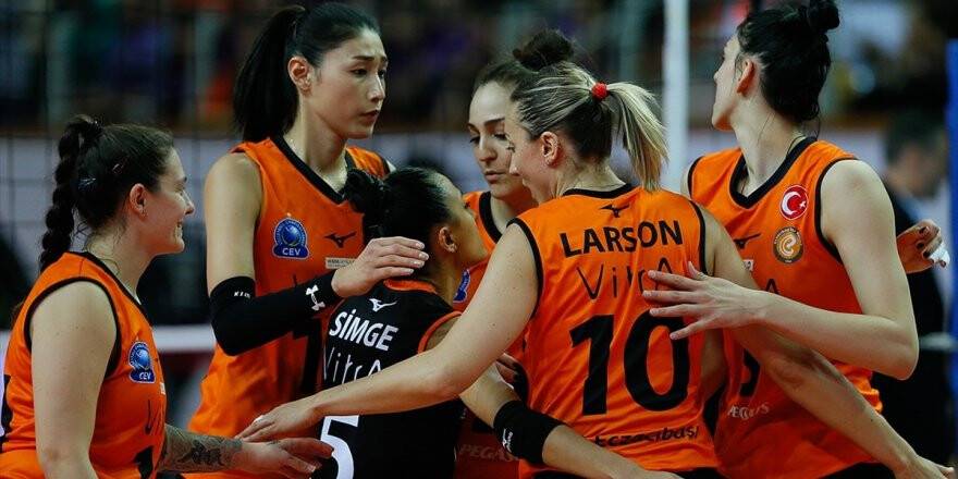 Kupa Voley'de Şampiyon Eczacıbaşı