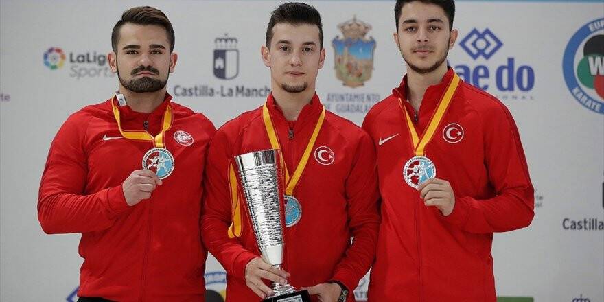 Karate Milli Takımı'ndan Tam Kadro Madalya Sevinci