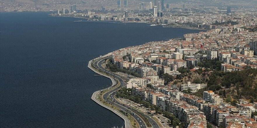 İzmir'de Belediyeler 4 Partiye Dağıldı