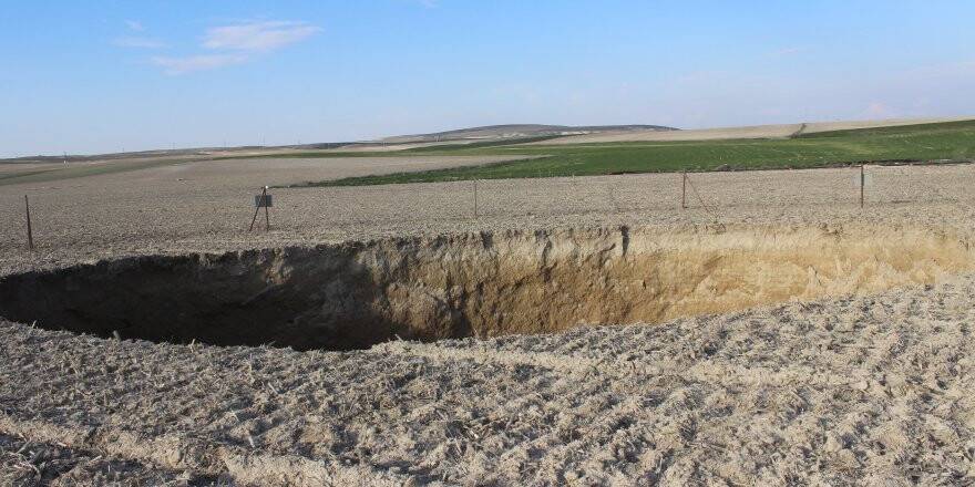 Konya'da 30 Metre Çapında Obruk Oluştu