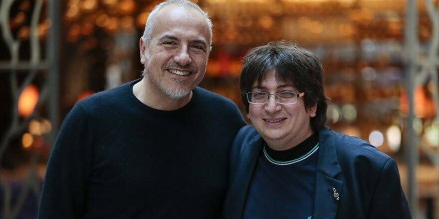İki El Caz, İki El Bach Çalacak