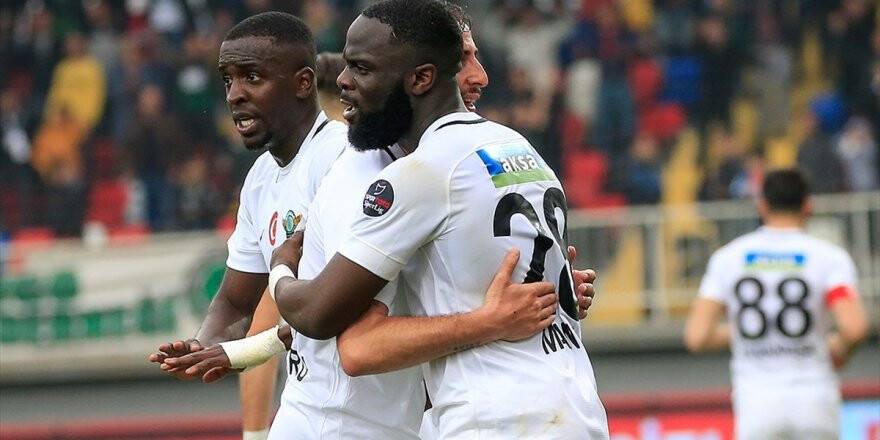 Akhisar Deplasmanda Galip
