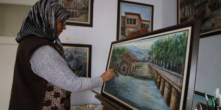 63 Yaşındaki Ev Hanımı 16'ncı Resim Sergisini Açıyor