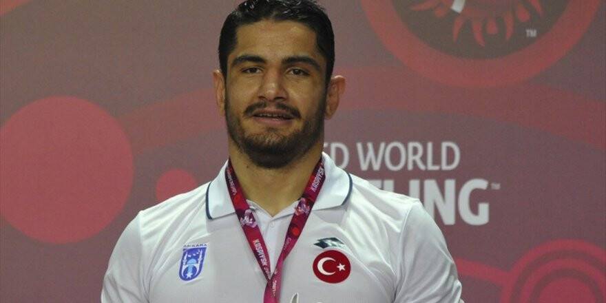 Avrupa Güreş Şampiyonası'nda Taha Akgül Altın Madalya Kazandı