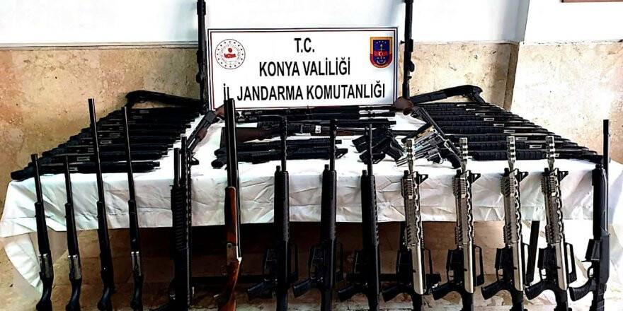 Konya’da 140 ruhsatsız av tüfeği ele geçirdi