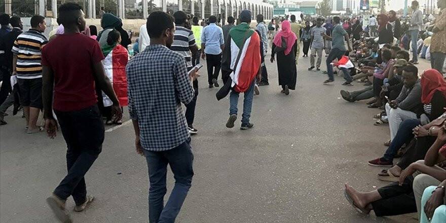 Sudan'da Askeri Geçiş Konseyi'nden 'Sivil Hükümet' Taahhüdü