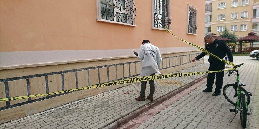 Konya'da 4 yaşındaki çocuk 5. kattan düşüp ağır yaralandı