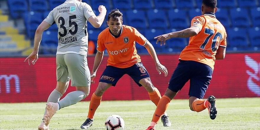 Medipol Başakşehir Şampiyonluk Yarışında Yara Aldı