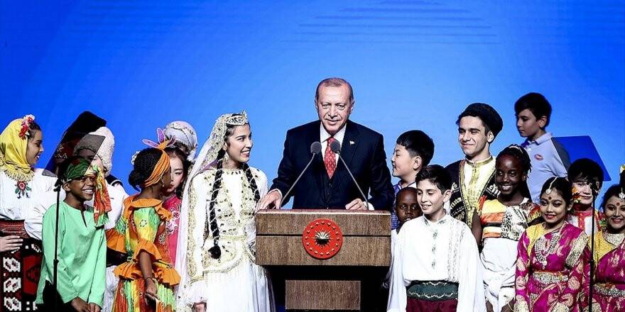 Cumhurbaşkanı Erdoğan: Dünyayı Güzelleştiren Yegane Şey Çocukların Tebessümüdür