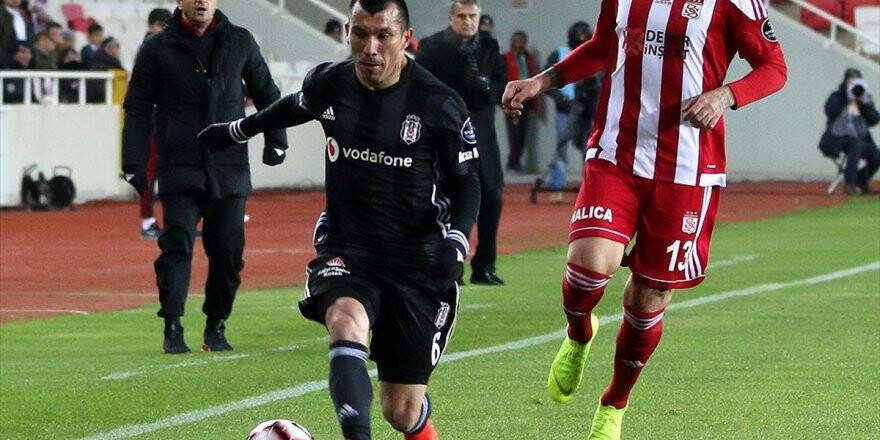 Beşiktaş'a Medel Şoku